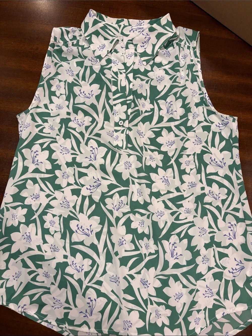 cabi Floral Blouse in Green & White Size Medium